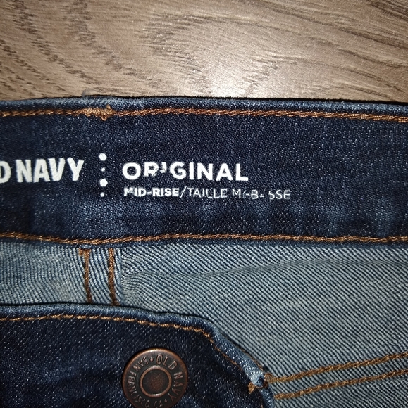 Old Navy Original Mid Rise Jeans - Picture 8 of 10